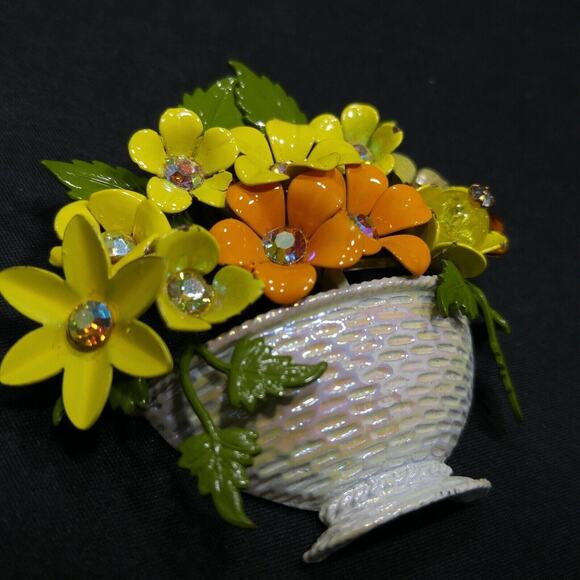 Vintage Enamel Flower Basket Brooch, Rhinestone Centers, 1960s, 2 1/2 Inches - Picture 9 of 10